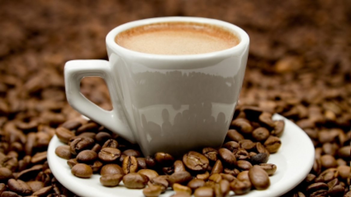 Σήμα κινδύνου για τους λάτρεις του καφέ: Πάνω από 5 εσπρέσο την ημέρα βλάπτουν!