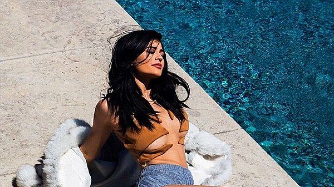 Kylie Jenner: Η μικρή αδερφή της Kim Kardashian προκαλεί με νέες καυτές φωτογραφίες