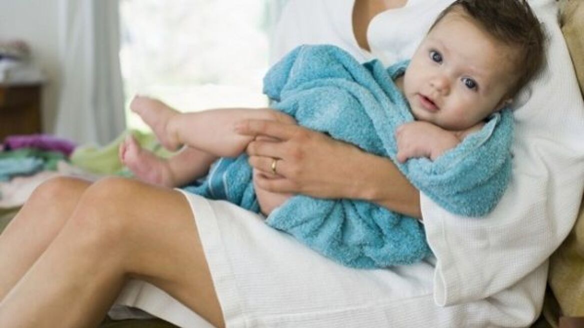 Πολύτιμες συμβουλές που θα χαρίσουν ένα απαλό ενυδατωμένο δέρμα στο μωρό σας