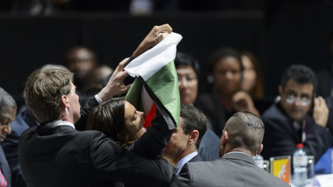 Παλαιστίνια προκάλεσε τον τρόμο του Μπλάτερ στο συνέδριο της FIFA
