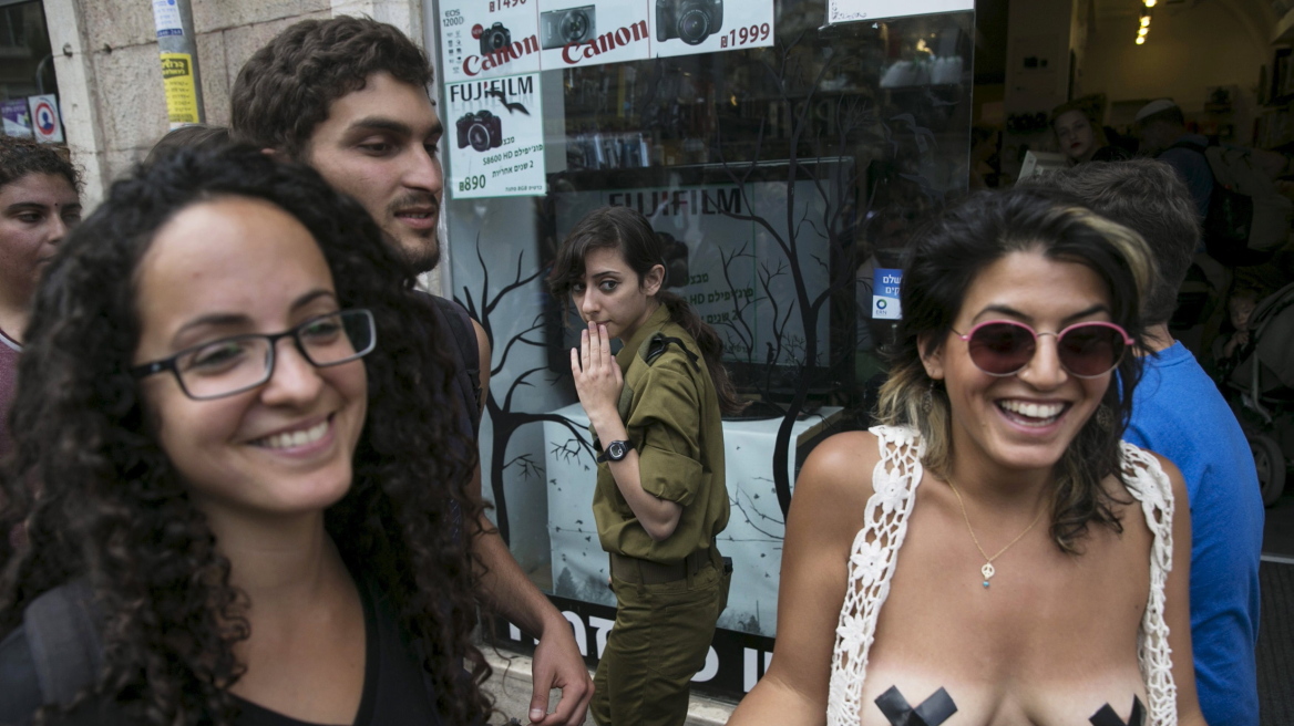 Ισραήλ: Γυμνόστηθη διαμαρτυρία με «καυτά» μίνι κατά της σεξουαλικής βίας