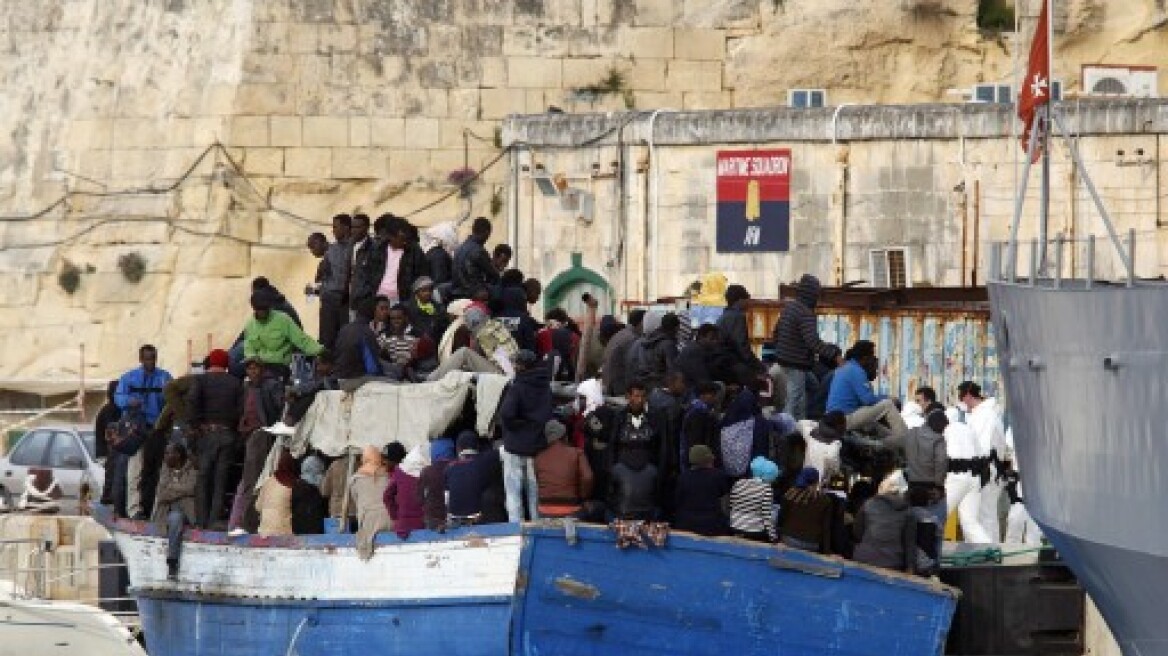 Περισσότεροι από χίλιοι πρόσφυγες στη Σικελία