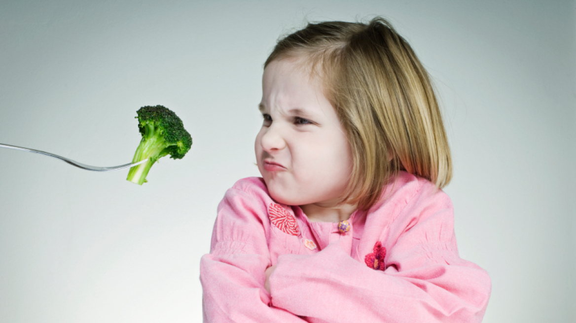 Οι ειδικοί συνιστούν: Μην κάνετε περιοριστικές δίαιτες στα παιδιά