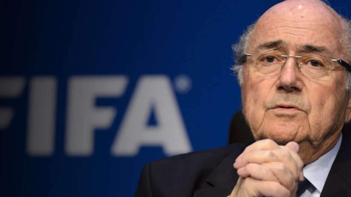 Παραιτείται ο Μπλάτερ, οδηγεί σε νέες εκλογές τη FIFA