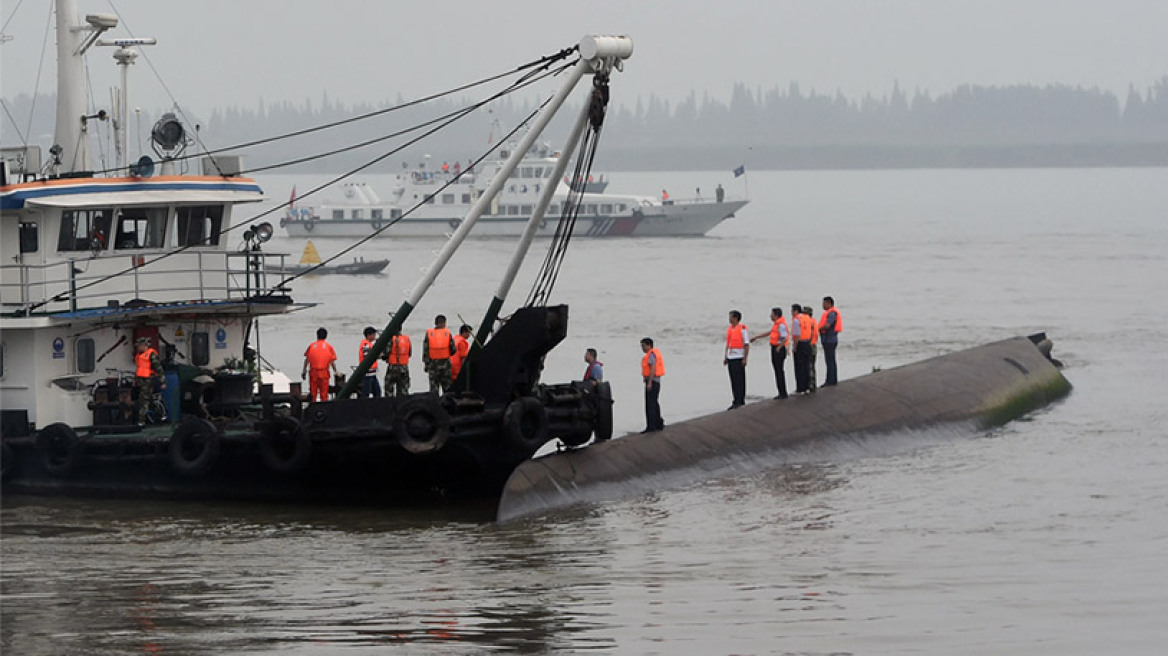 Ναυτική τραγωδία στην Κίνα: Εκατοντάδες αγνοούμενοι από βύθιση πλοίου