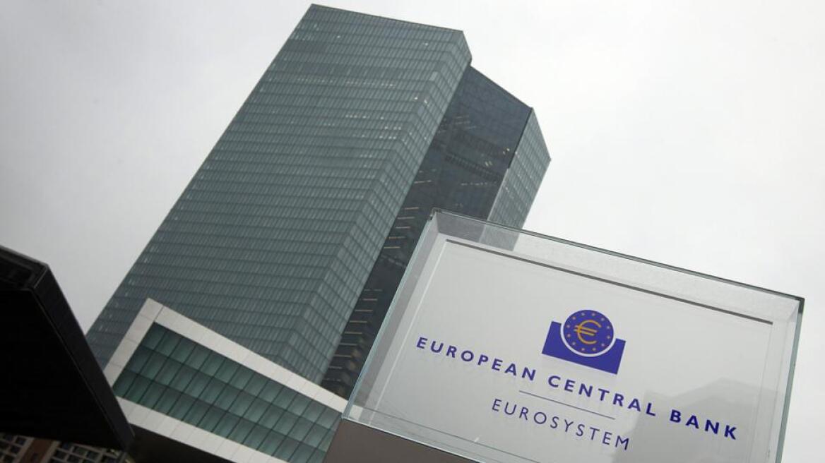 Peter Spiegel: H ΕΚΤ θα συνεδριάσει για «κούρεμα» των ελληνικών εγγυήσεων