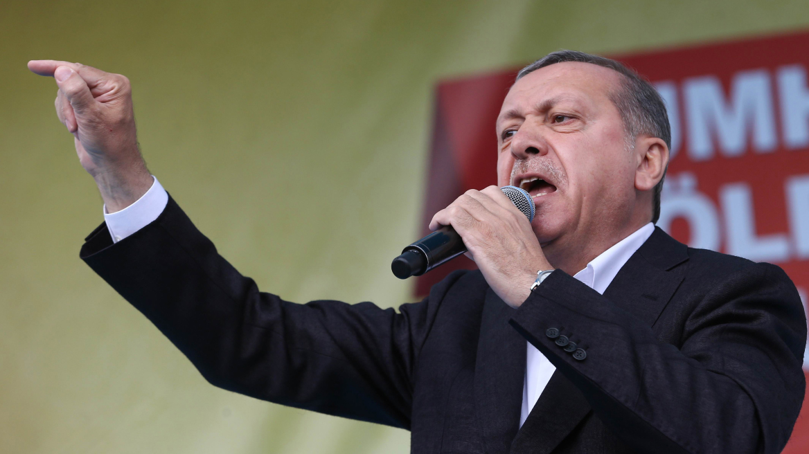 Στις κάλπες 54.000.000 Τούρκοι: Θα καταρρεύσει η πλειοψηφία του Ερντογάν;