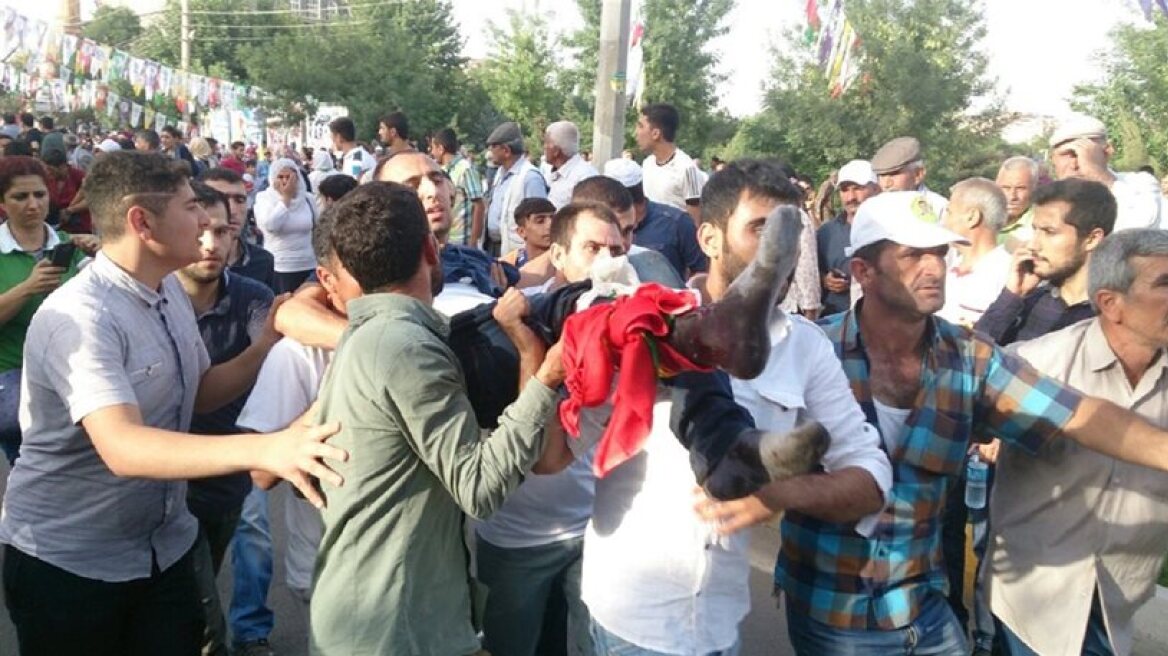Τουρκία: Τρεις οι νεκροί από τη βομβιστική επίθεση στο Ντιγιάρμπακιρ