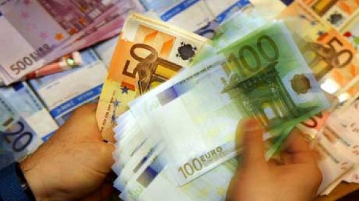 Σενάρια έκτακτης εισφοράς και για τα εισοδήματα κάτω των 2.000 ευρώ
