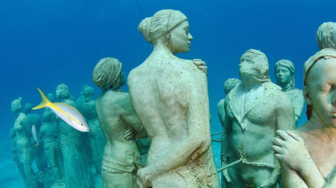 Conde Nast Traveler: 10 amazing underwater sites (stunning photos)