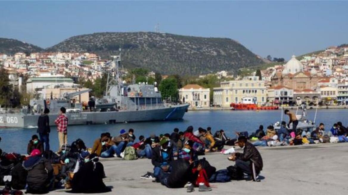 Μυτιλήνη: Εκτός ελέγχου η κατάσταση στο λιμάνι – Εγκλωβισμένοι εκατοντάδες μετανάστες