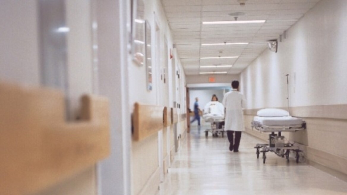 Ο Κουρουμπλής απολύει τους διοικητές των νοσοκομείων αζημίως και χωρίς αιτιολόγηση