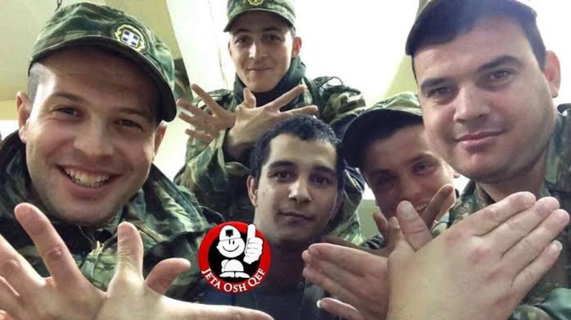 Αλβανοί φορούν το «χακί» του Ελληνικού Στρατού και προκαλούν