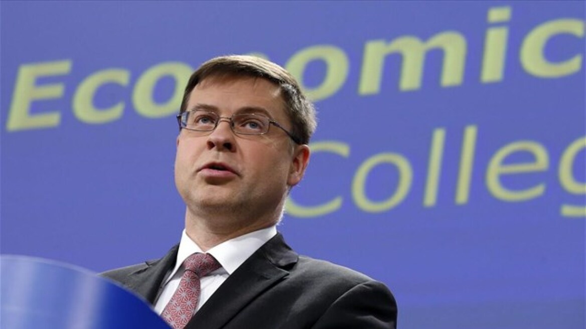 Ντομπρόβσκις: Η Ελλάδα παραμένει στο ευρώ