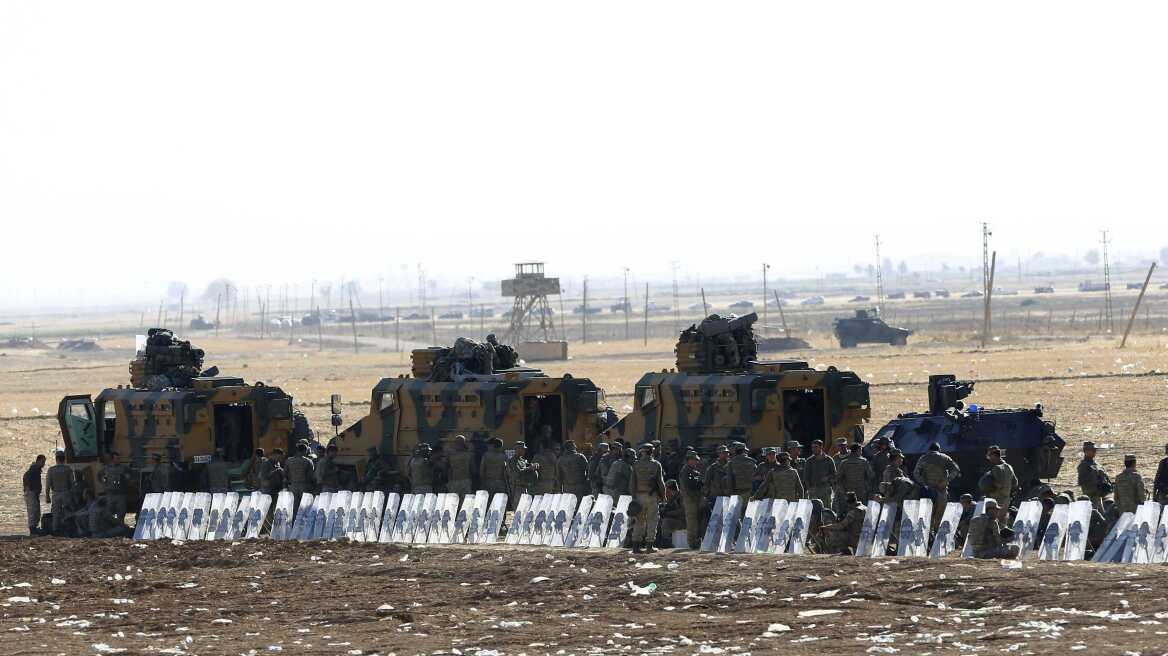 Τουρκία: Οχυρώνει τα σύνορά της με τη Συρία με το φόβο των τζιχαντιστών