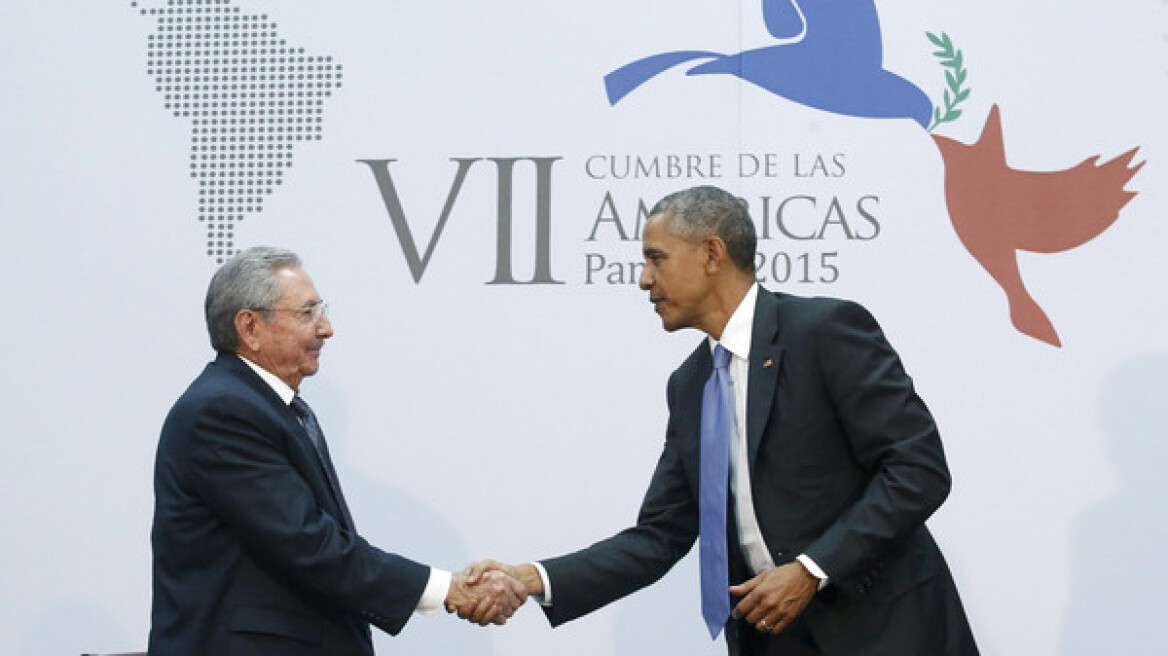 Ιστορική στιγμή: ΗΠΑ και Κούβα επαναλειτουργούν τις πρεσβείες τους