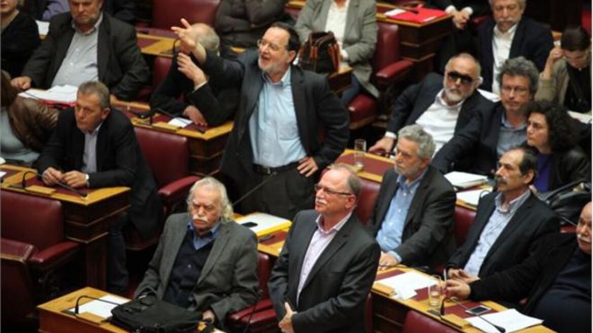 «Εμφύλιος» σε κυβέρνηση και ΣΥΡΙΖΑ για το δημοψήφισμα