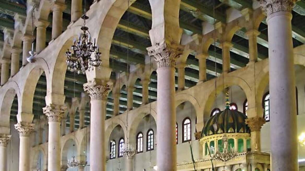 Συρία: Νεκρός κληρικός από βομβιστική επίθεση σε τζαμί