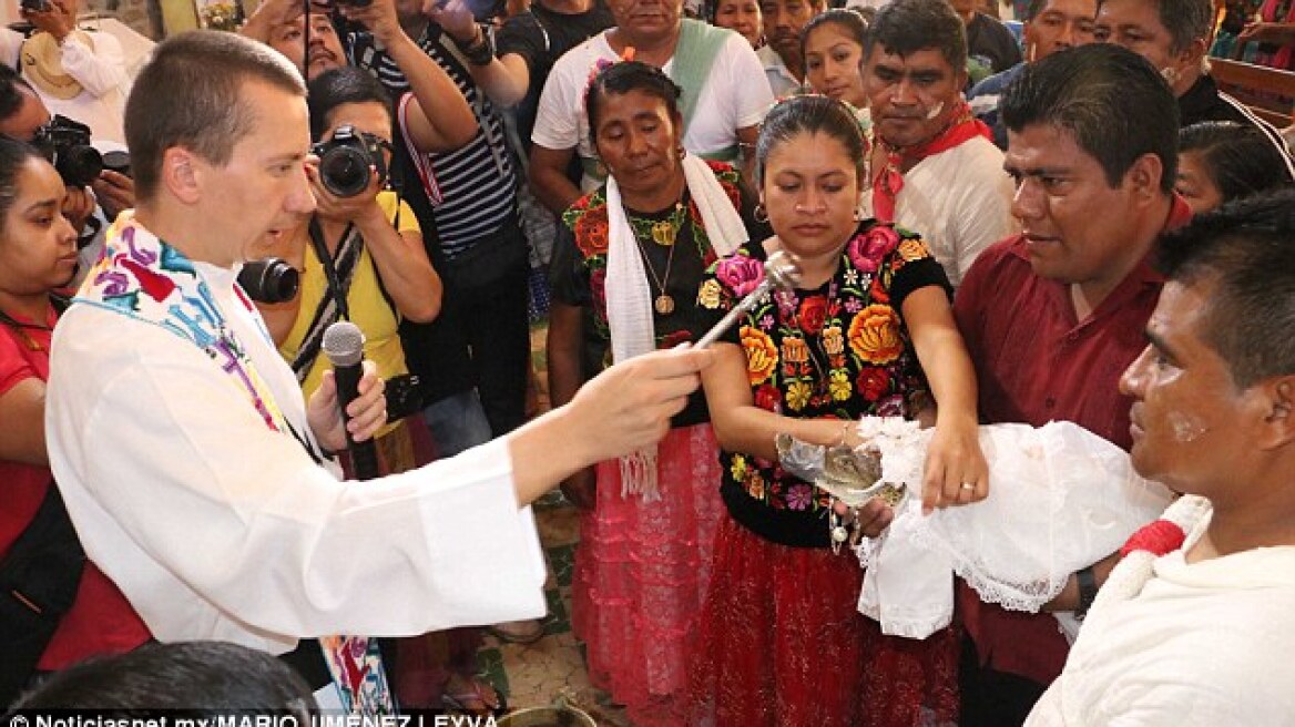 Μεξικό: Δήμαρχος παντρεύτηκε αλιγάτορα!