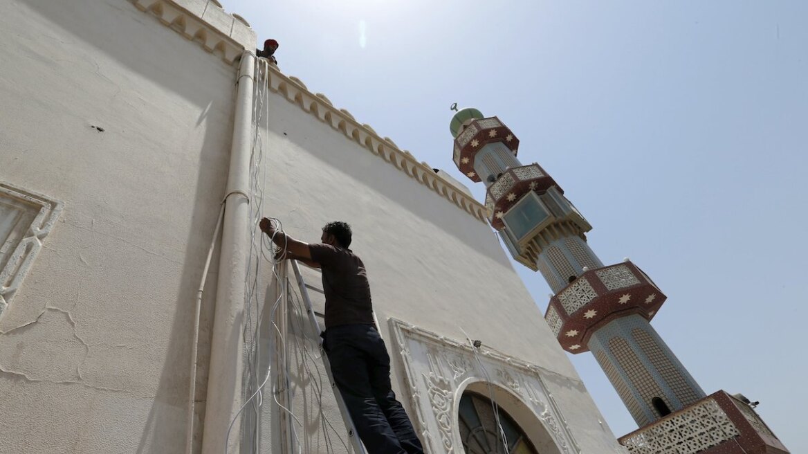 Συρία: Τουλάχιστον 25 νεκροί από έκρηξη σε τέμενος σε επαρχία