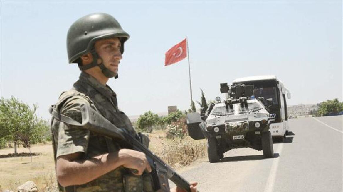Έτοιμη η Τουρκία να εισβάλλει στη Συρία 