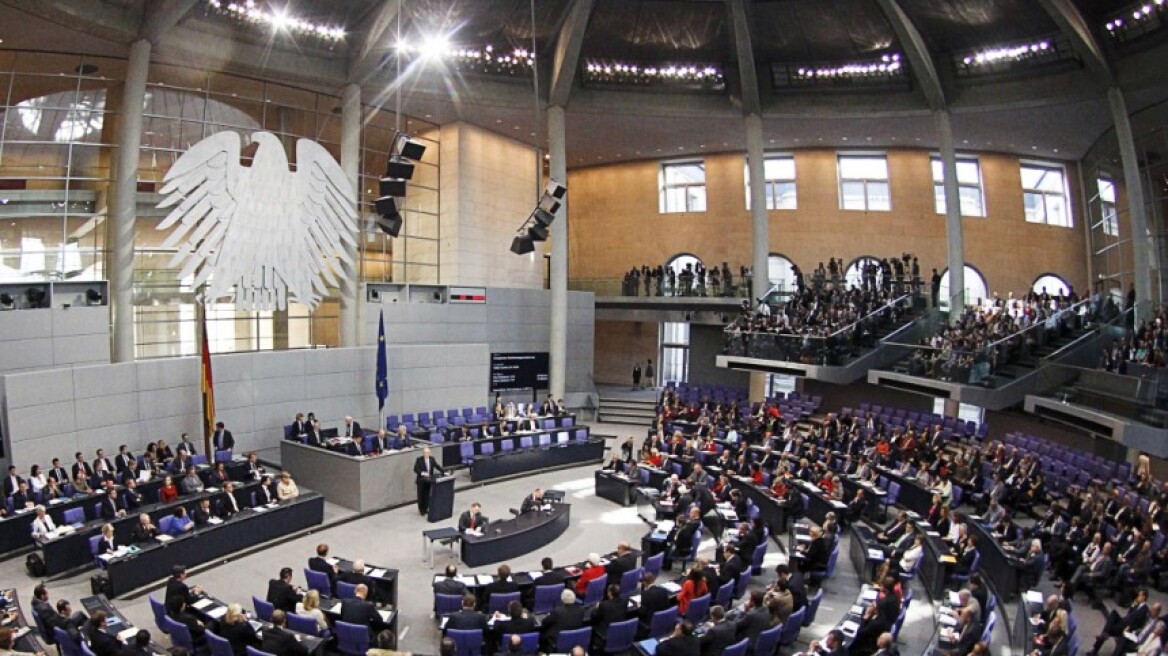 Πράσινοι: Να συγκληθεί εκτάκτως η Bundestag για την Ελλάδα