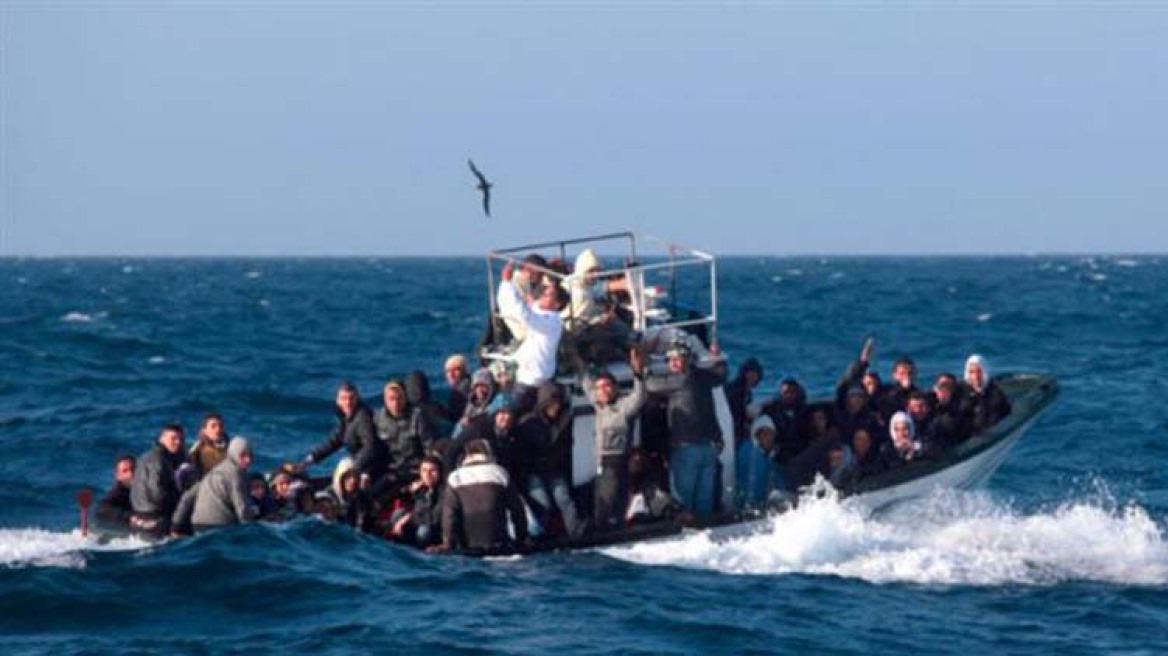 Ακυβέρνητο πλοίο με μετανάστες πλέει ανοιχτά της Ζακύνθου