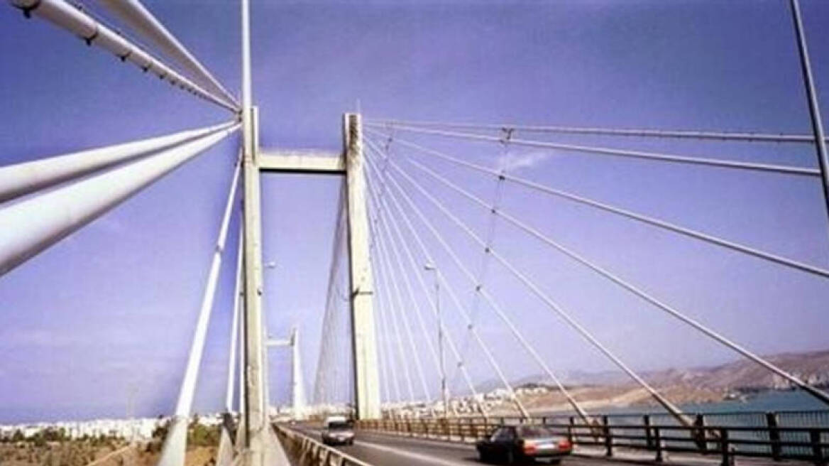 Χαλκίδα: 38χρονος απειλούσε να πέσει από γέφυρα