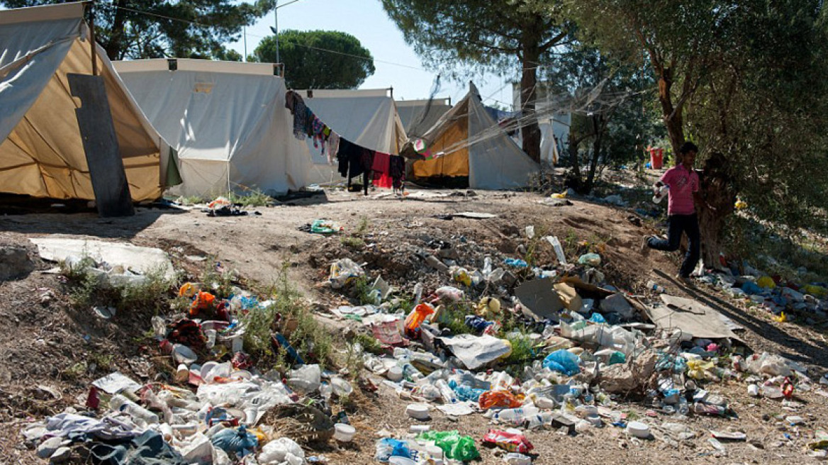 Φωτογραφίες σοκ: Σε άθλιες συνθήκες χιλιάδες μετανάστες σε Λέσβο και Κω