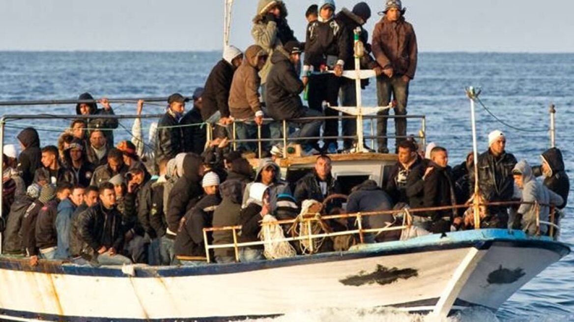 Στη Σητεία το πλοίο που περισυνέλεξε 190 μετανάστες