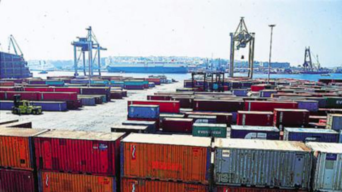 Με καταστροφή απειλούνται οι εισαγωγείς – 10.000 κοντέινερ «εγκλωβισμένα» στα λιμάνια