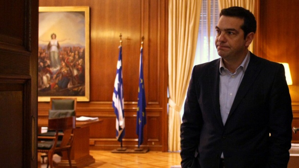 FT: Μια από τα ίδια από την ελληνική κυβέρνηση, δεν θέλει να εμπλακεί με την Τρόικα