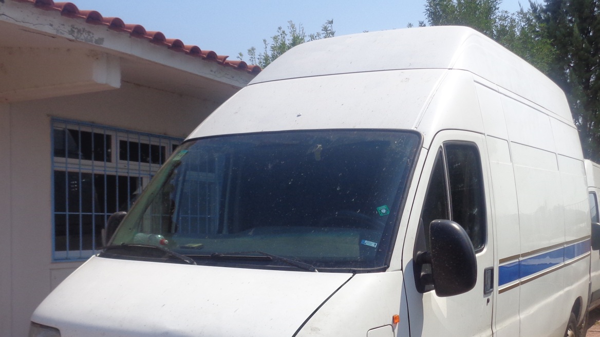 Κομοτηνή: Μετέφερε 39 παράνομους μετανάστες σε φορτηγό με βουλγαρικές πινακίδες 