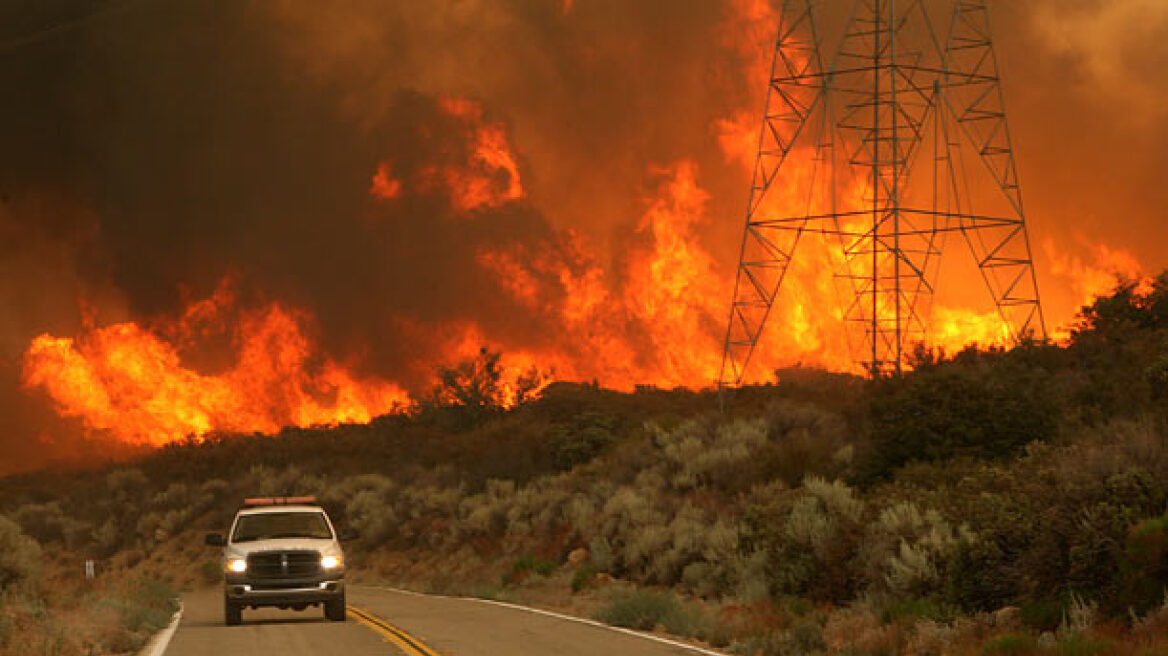 Στο έλεος των πυρκαγιών η Καλιφόρνια 