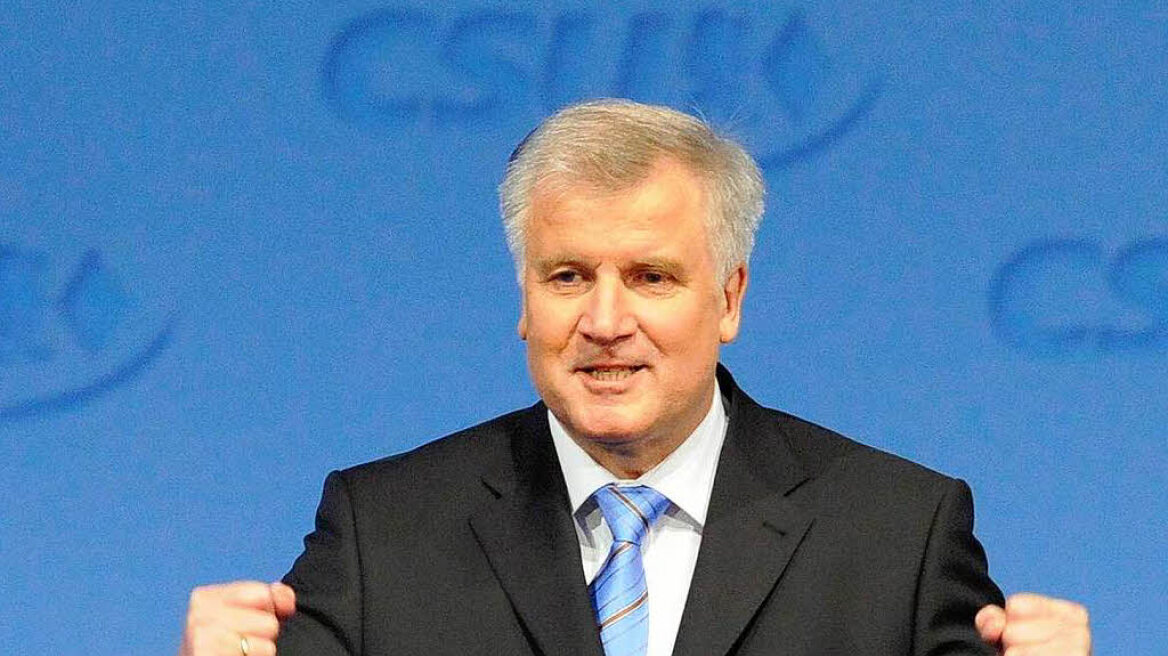 Πρωθυπουργός Βαυαρίας: Απόλυτη πλειοψηφία για το CDU με τη Μέρκελ επικεφαλής
