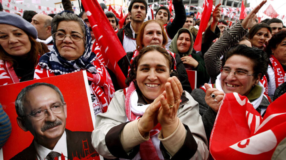 Τουρκία: Η αντιπολίτευση κατηγορεί τον Ερντογάν ότι εμποδίζει τον σχηματισμό κυβέρνησης συνασπισμού