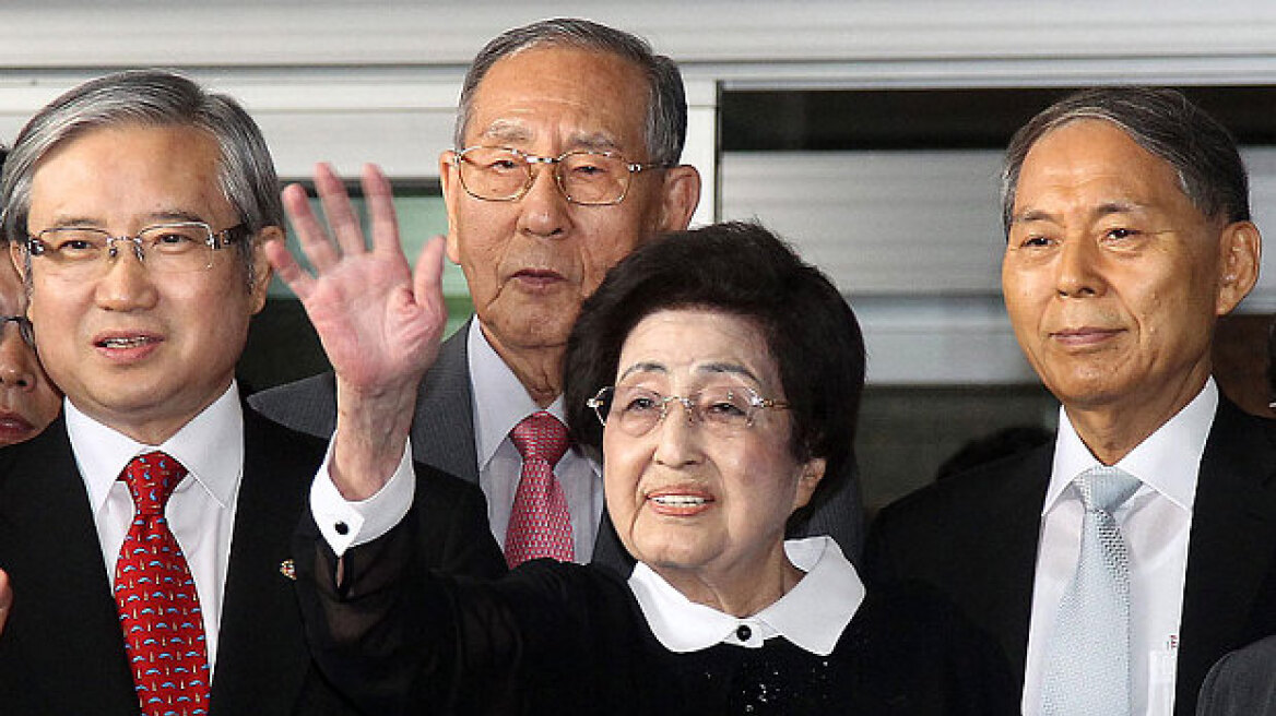 Η χήρα πρώην Νοτιοκορεάτη προέδρου σε επίσημη επίσκεψη στη Βόρεια Κορέα
