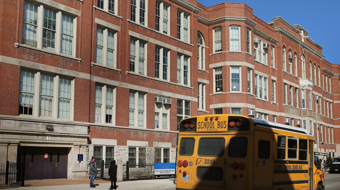 Το Σικάγο απολύει 1.500 δασκάλους και βοηθητικό προσωπικό