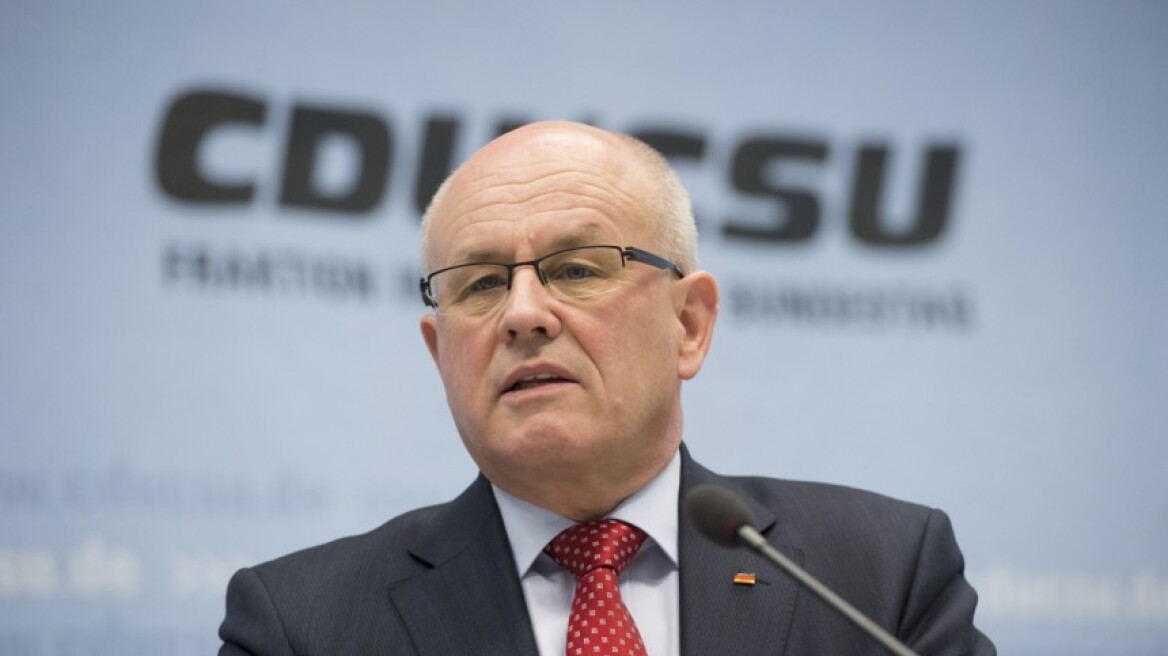 Κάουντερ (CDU): Στηρίζει Σόιμπλε στην ανάθεση της τήρησης των κανόνων από ανεξάρτητο όργανο