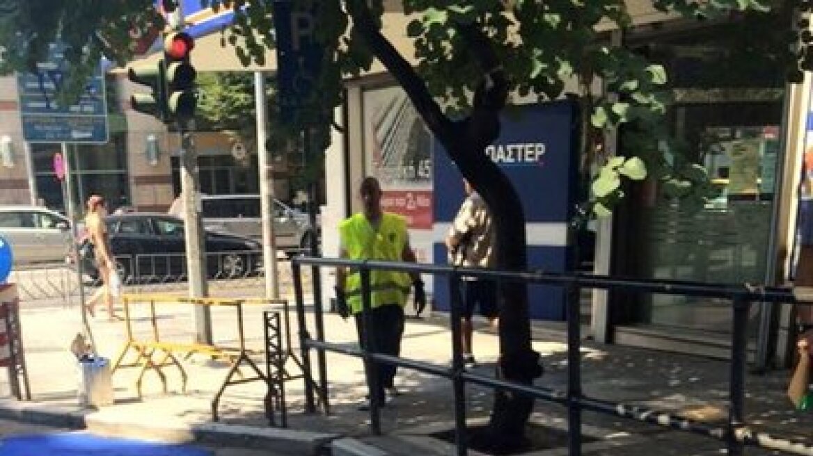 Φωτογραφίες: O δήμος Θεσσαλονίκης δημιουργεί θέσεις στάθμευσης για ΑμεΑ