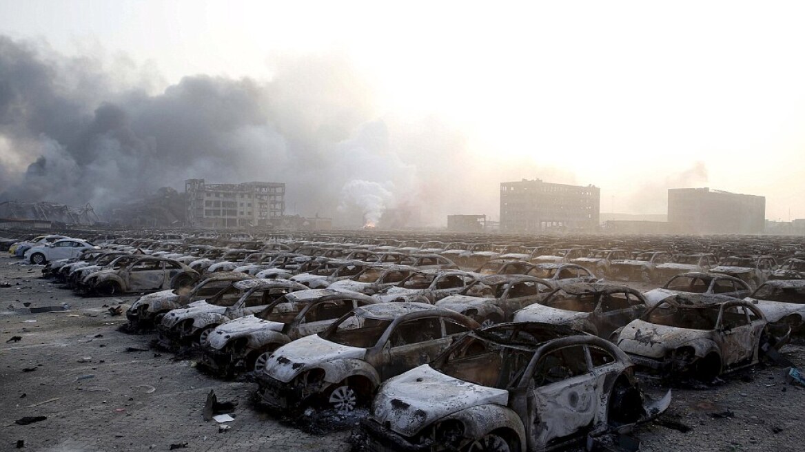 Εικόνες βιβλικής καταστροφής στην Κίνα: «Το κτίριο σείεται. Είναι από ατομική βόμβα;»