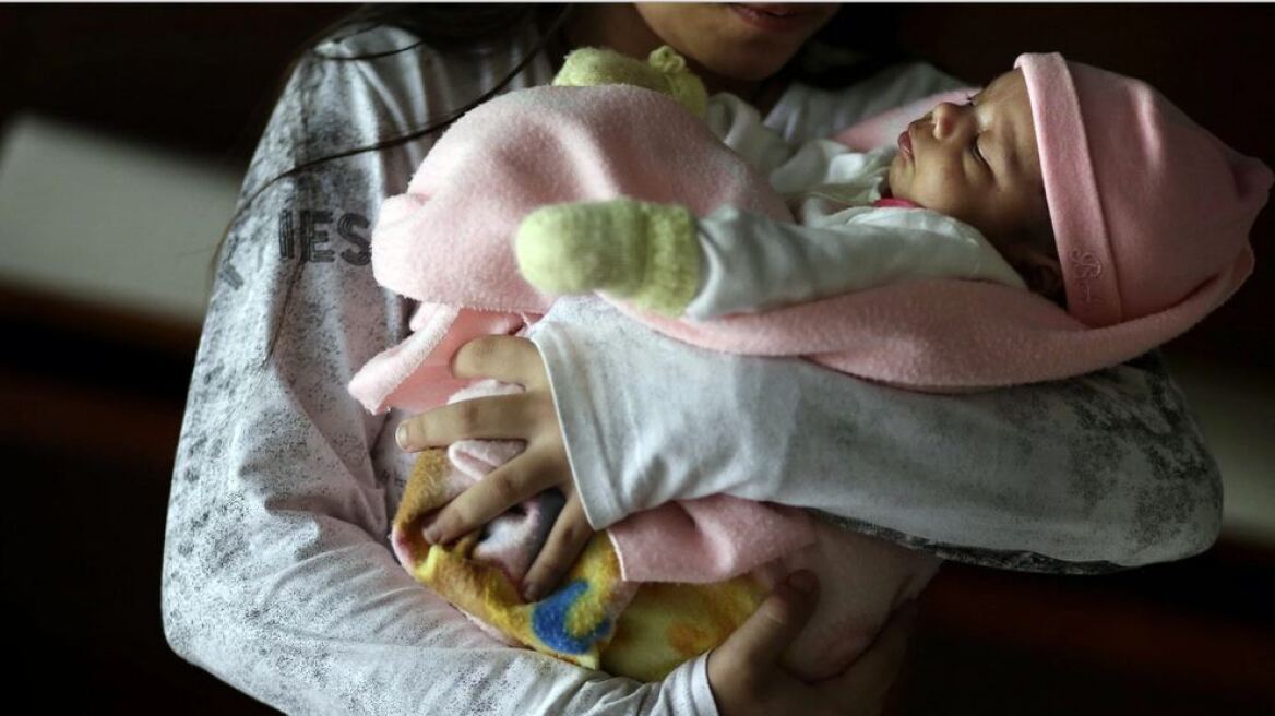 Απίστευτο: 11χρονο κορίτσι στην Παραγουάη έγινε μητέρα λόγω απαγόρευσης των εκτρώσεωνέγινε