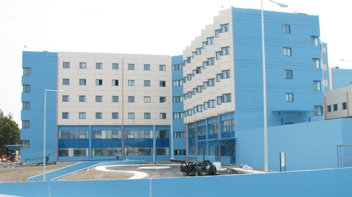 ΠΟΕΔΗΝ: Εργολάβος έλαβε 24.600 ευρώ για να καθαρίσει 11 μέρες το Νοσοκομείο Κέρκυρας!