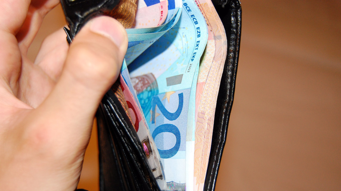 Πλαταμώνας: Βρήκε πορτοφόλι με 600 ευρώ και το παρέδωσε στον ιδιοκτήτη του