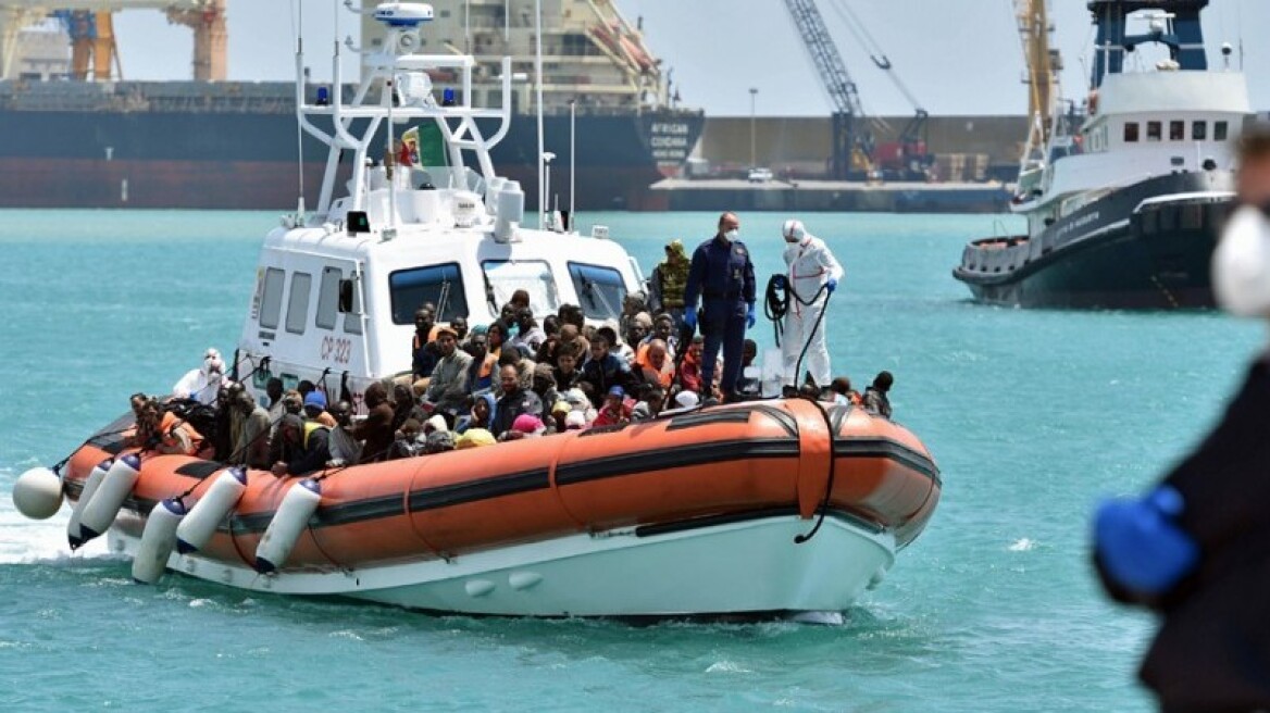Τουλάχιστον 2.200 μετανάστες διασώθηκαν στη Μεσόγειο από τις ιταλικές αρχές 