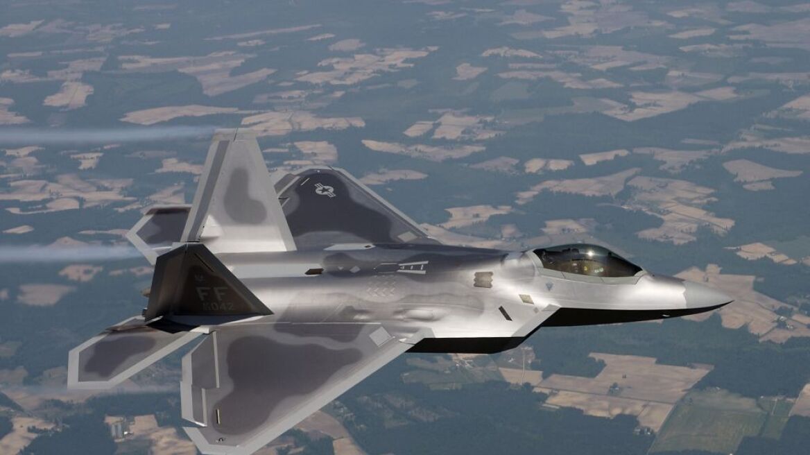 ΗΠΑ: Στέλνει F-22 στην Ευρώπη ως αντίβαρο στην ρωσική επιθετικότητα
