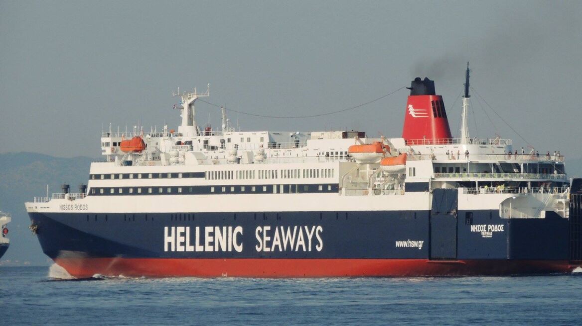 Στο λιμάνι της Καβάλας αποβιβάστηκαν 450 Σύροι πρόσφυγες με προορισμό τη Θεσσαλονίκη