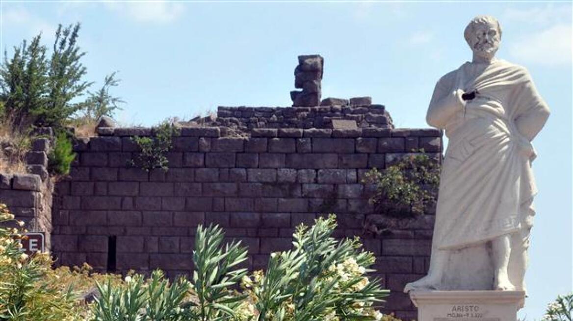 Τουρκία: Βανδάλισαν άγαλμα του Αριστοτέλη στη Σμύρνη
