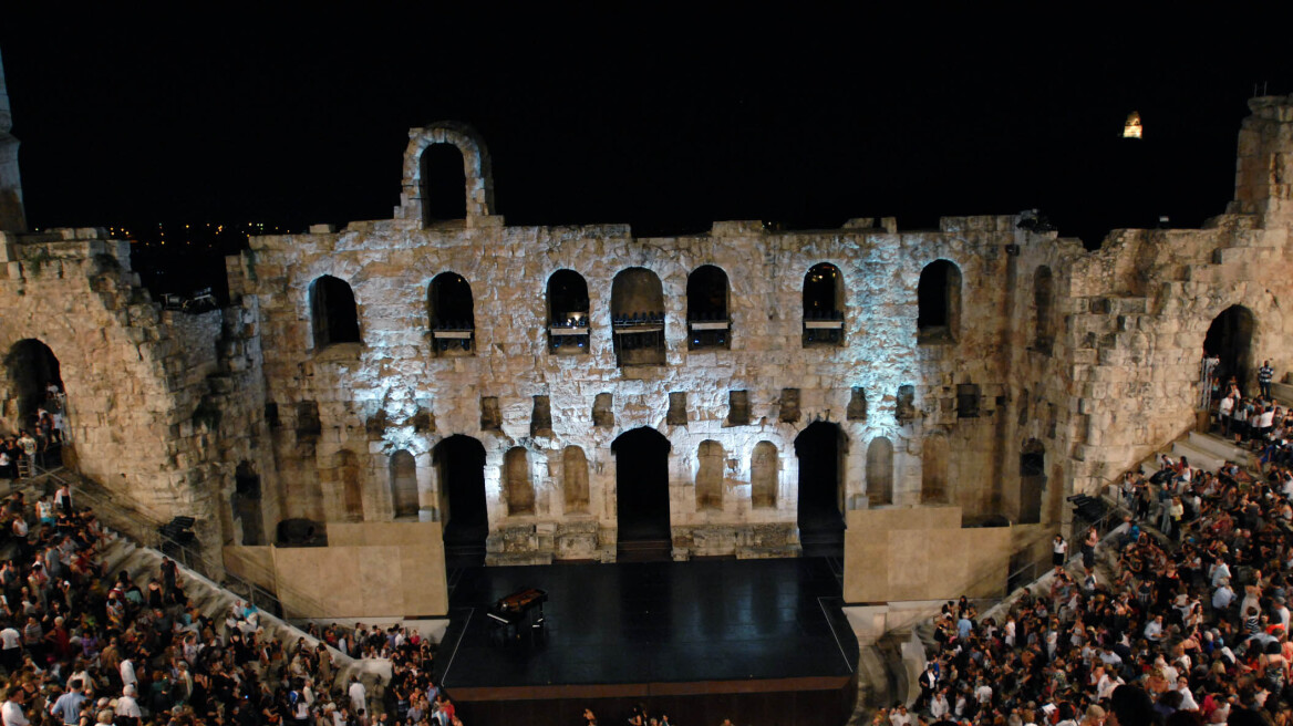 «Χρονικό» και «Εντεύθεν»: Δύο έργα σε μία συναυλία στο Ηρώδειο