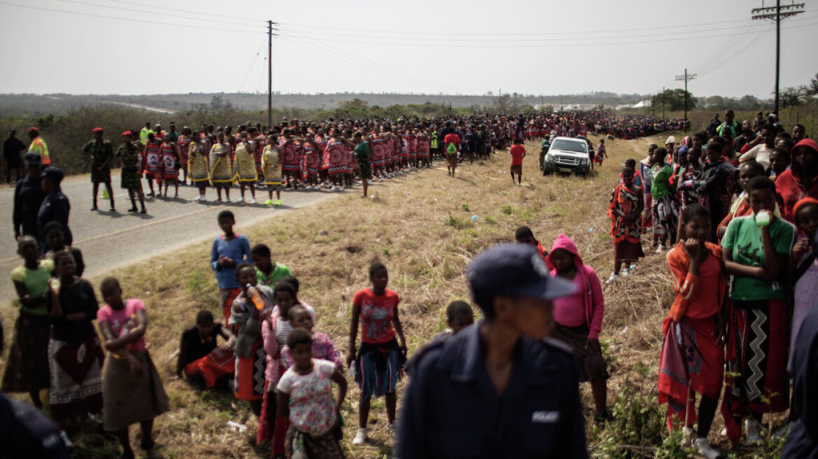 Σουαζιλάνδη: Στα 65 έφτασαν τα νεκρά κορίτσια του αιματηρού τροχαίου